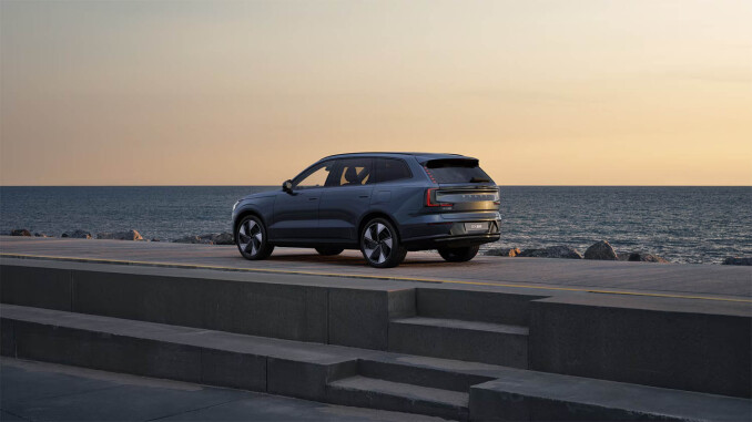 Volvo EX90 380kW Twin Motor Performance Ultra 111kWh 5dr Auto Electric Estate - Image 8